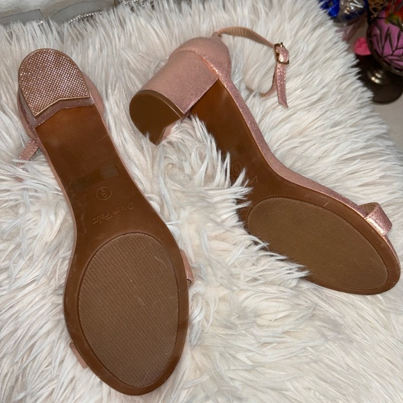 Dream pairs heels - Picture 7 of 8